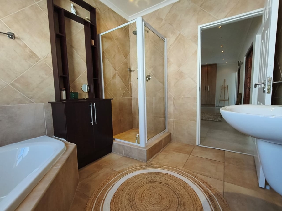 5 Bedroom Property for Sale in Marina Martinique Eastern Cape